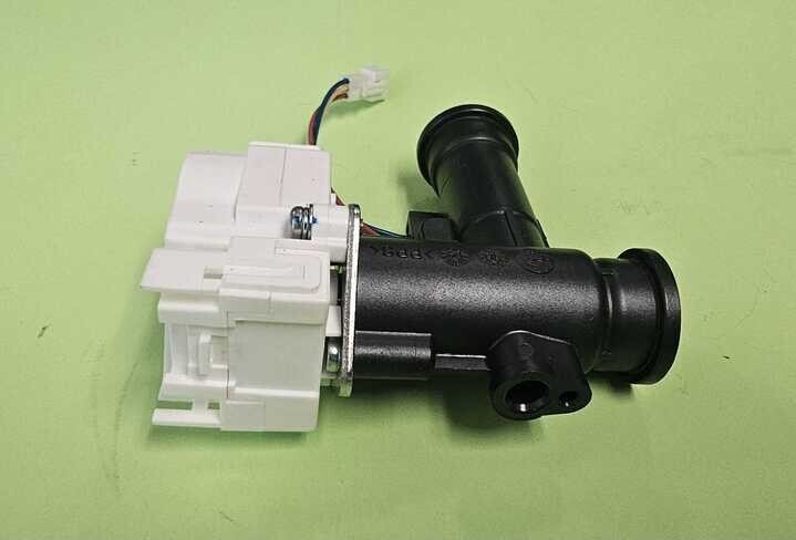 Bosch Water Valve w Engine #87085050230