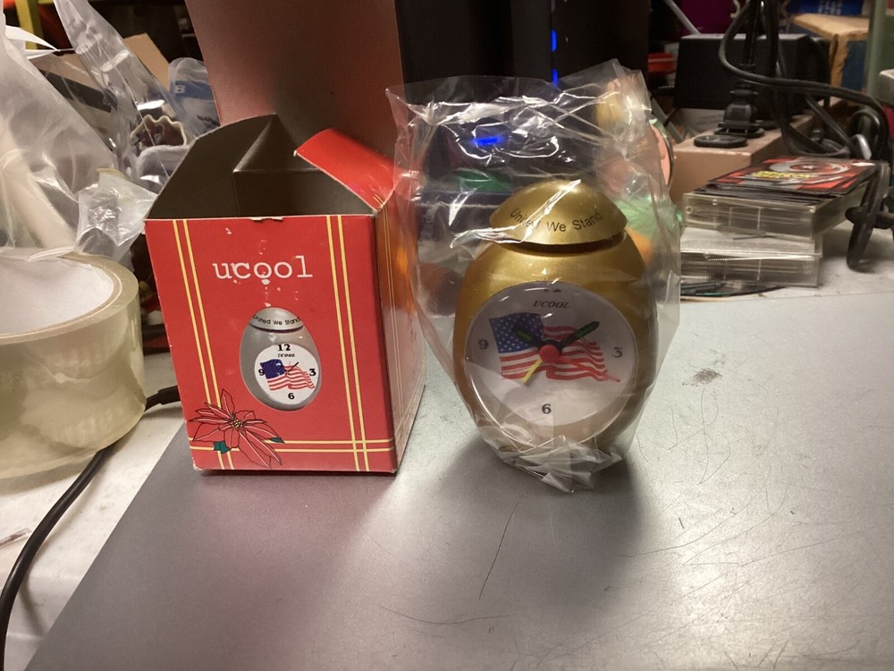 Ucool United We Stand  clock