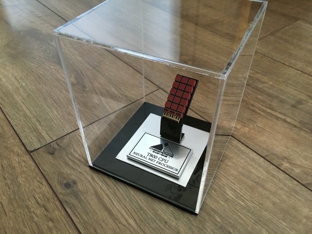 Terminator T-800 CPU Brain Chip' Chip Prop Replica with Display Case