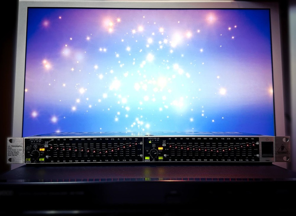 Behringer FBQ1502 Stereo Graphic Equalizer XLR Inputs