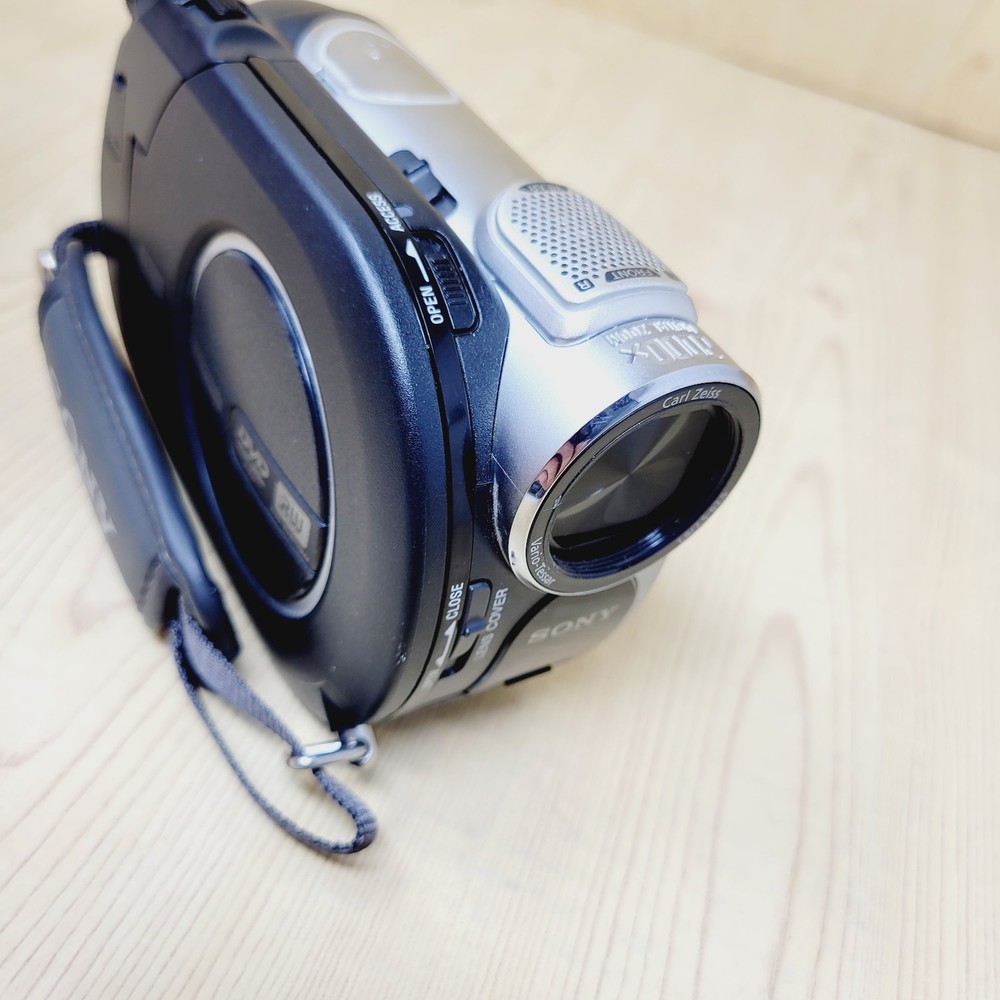 Sony Handycam DCR-DVD308 Untested AS-IS