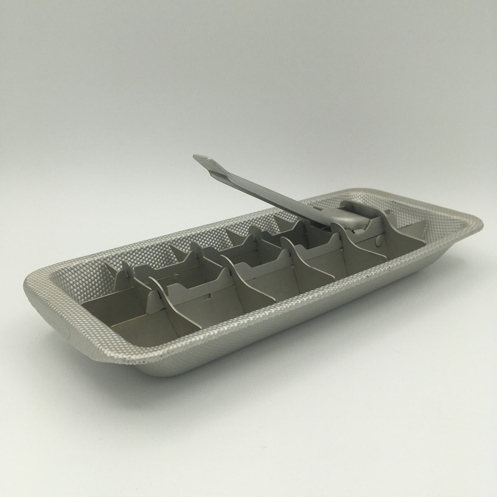 Vintage 18 Cube Aluminum Kitchen Ice Cube Tray with T Handle