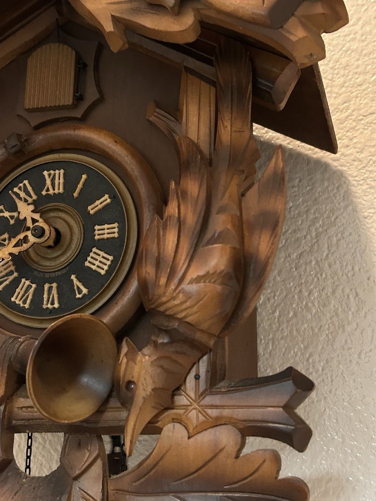 Vintage Hunter Cuckoo Clock Germany – Left Bellow Needs Repair, Runs