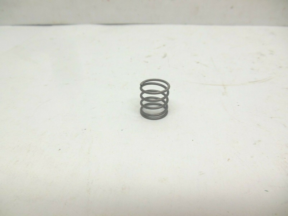 NOS JOHN DEERE TRACTOR SPRING R39228
