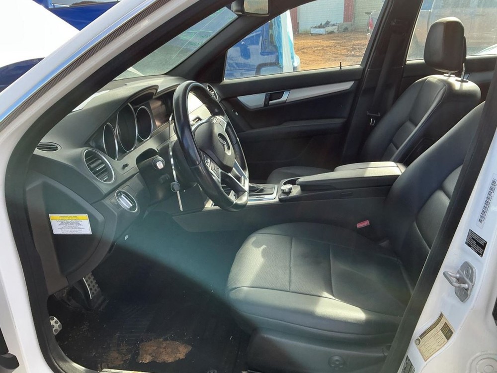 C220 2013 Glove Box 4964459