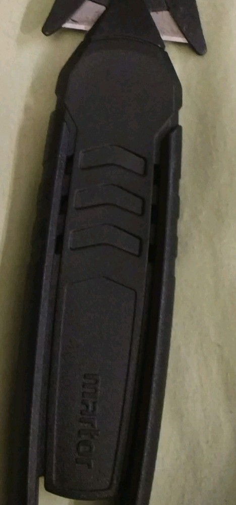 Martor disposable safety knife