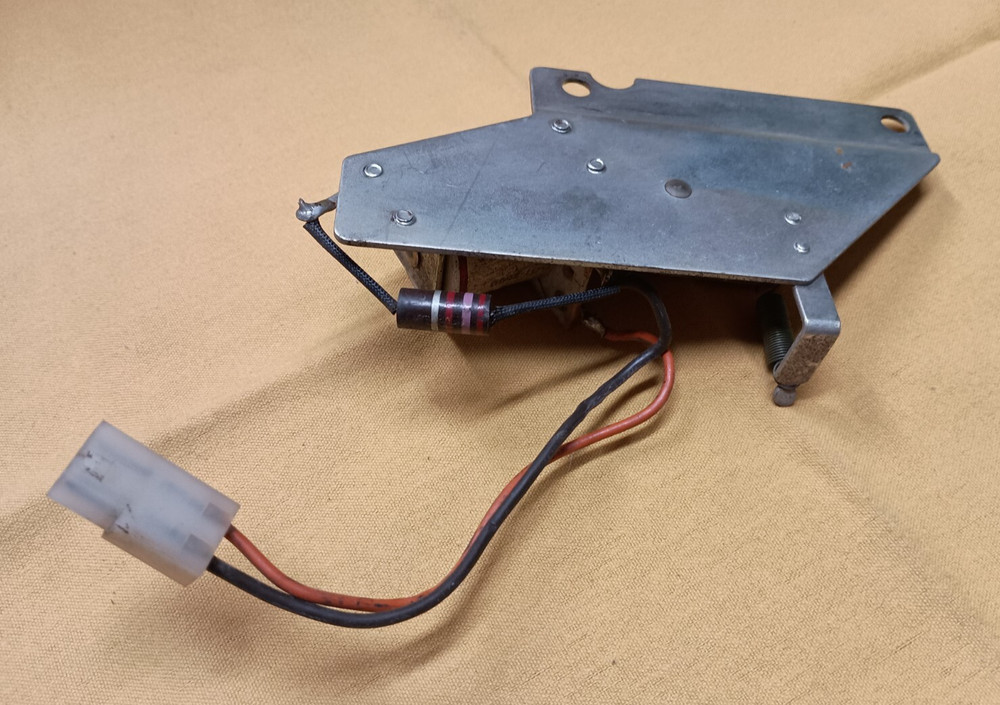 BALLY E1000 Series Handle Release Mechanism