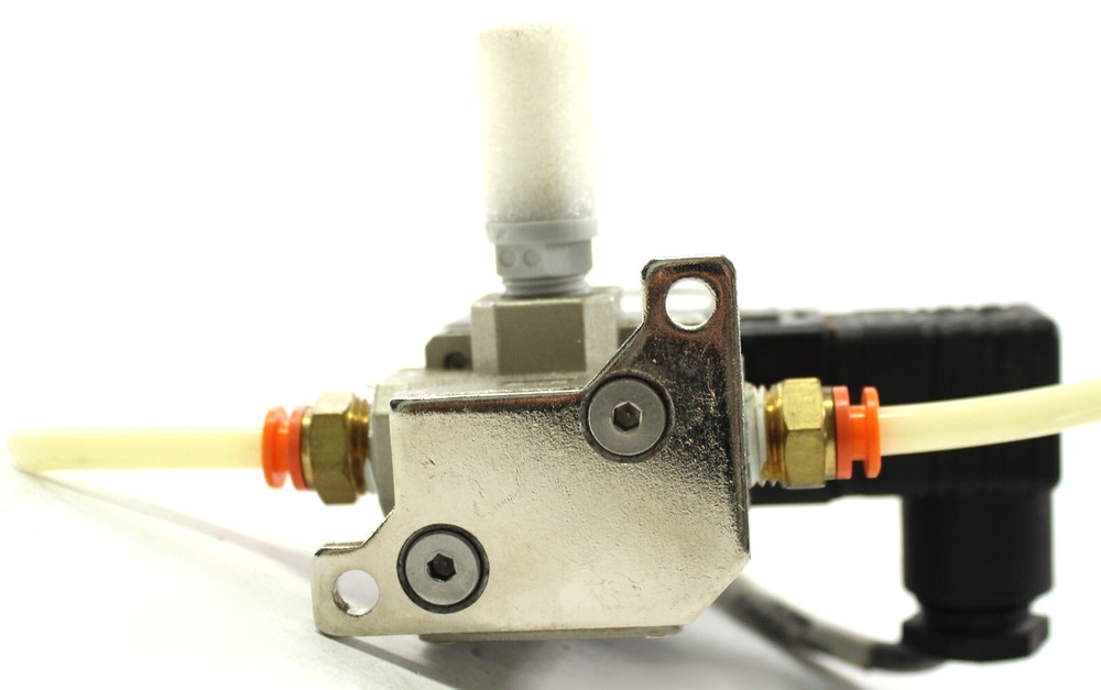 SMC SOLENOID VALVE VS3115 DC24V