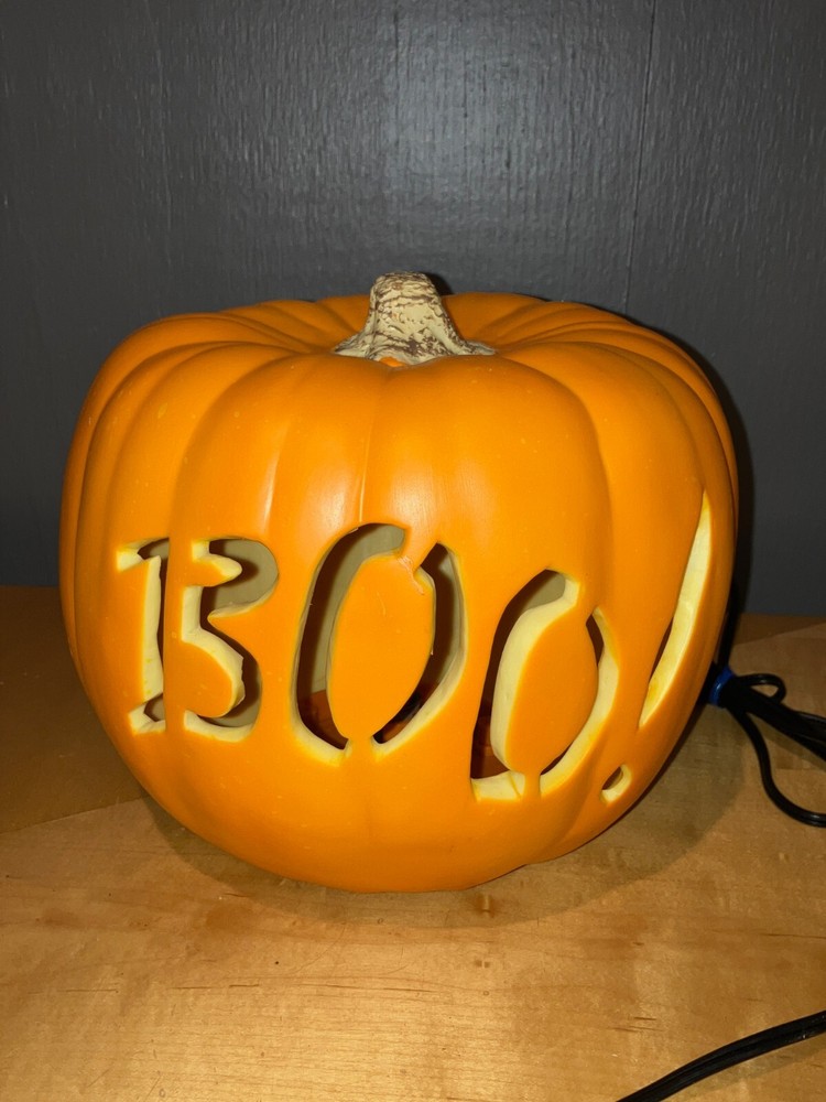 Vintage Hard Plastic Pumpkin "Boo"! Light