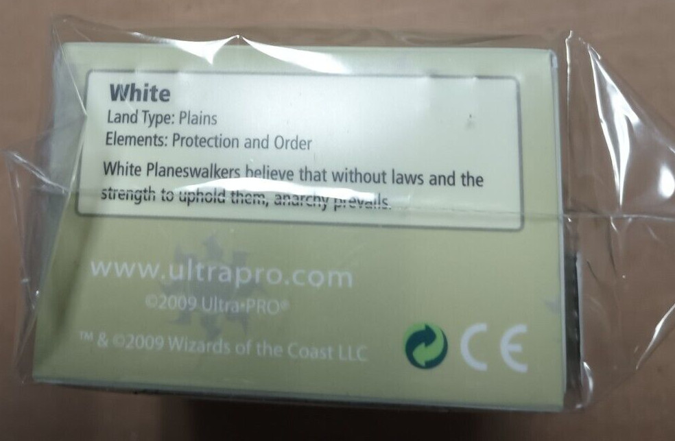 Ultra Pro White Mana Symbol Deck Protector Box (UP82446)