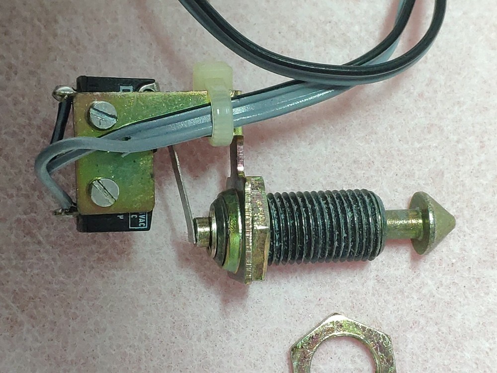 2PCS Cherry Db2 Micro Switch Hinge Lever 10.1A WIRED W/ pin pushing dome button