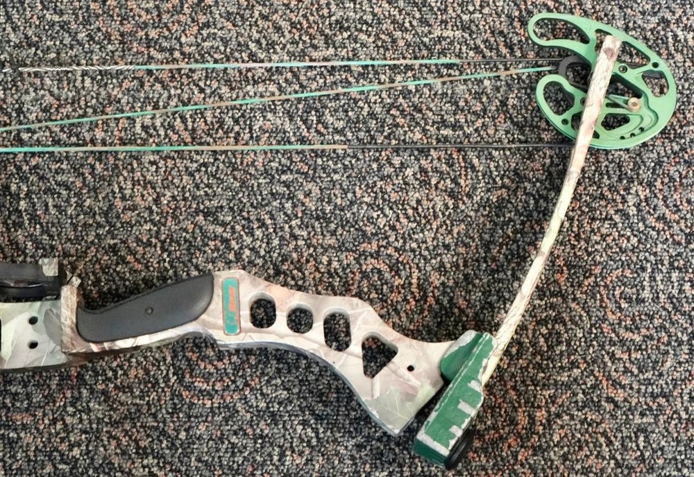 Bear Element Right Handed 70lbs Compound Bow