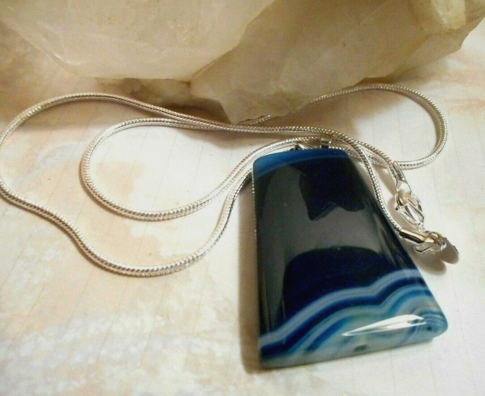 Silver chain with a blue Agate stone