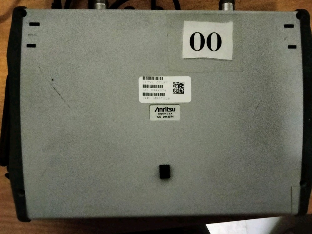 Anritsu MS2721B HandHeld Spectrum Master Analyzer w/ Tracking Generator MS2721