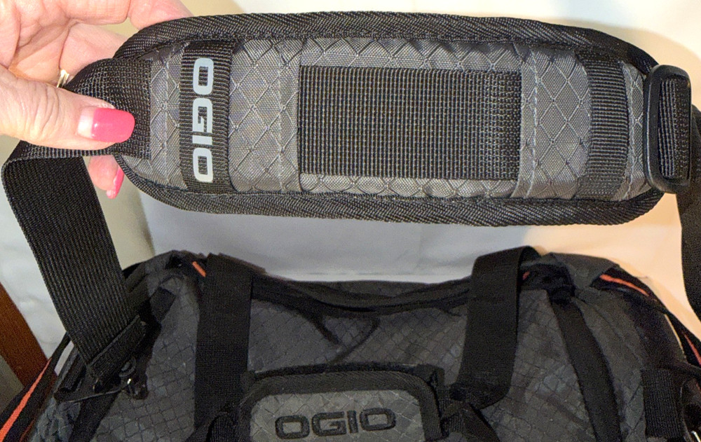EUC Ogio Catalyst Duffle Bag Shoulder Strap Black Grey Flex Form Growth Energy