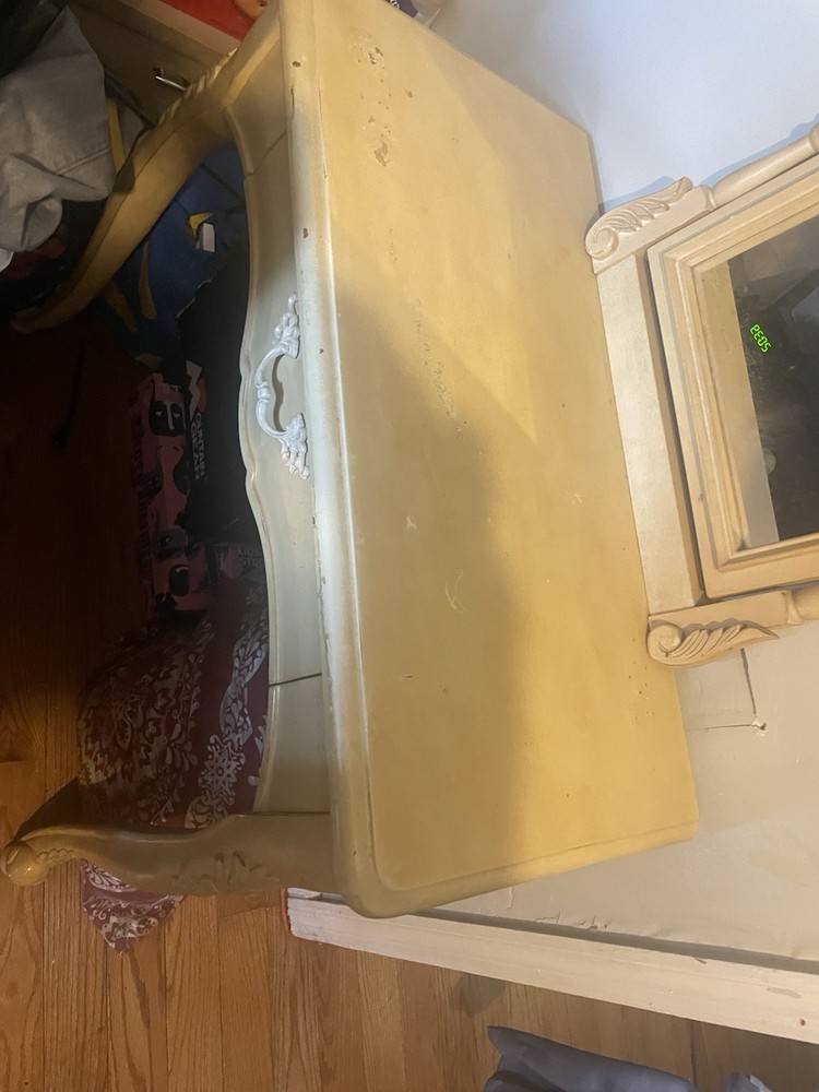 Vintage Vanity Table With Mirror