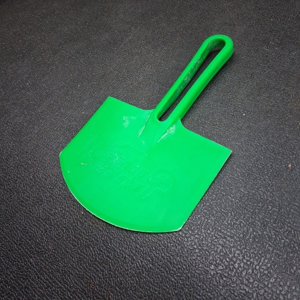 Scoop -N- Scrape Green Round Front Plastic Bucket Scraper