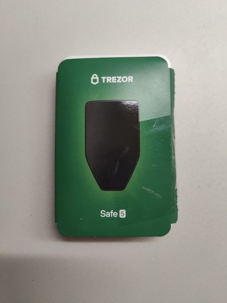 Trezor - Safe 5 - Passphrase & Secure Element Crypto Hardware Wallet