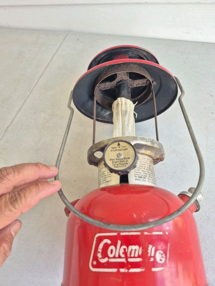 VINTAGE 1976 RED COMEMAN LANTERN