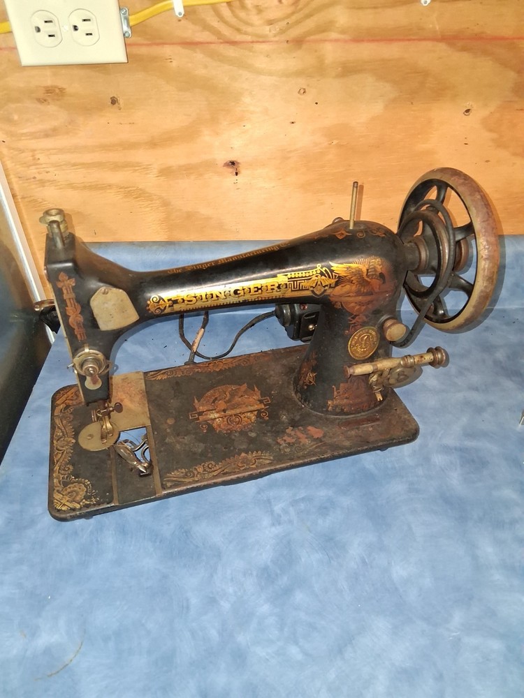 Old Singer Sewing Machine With Box