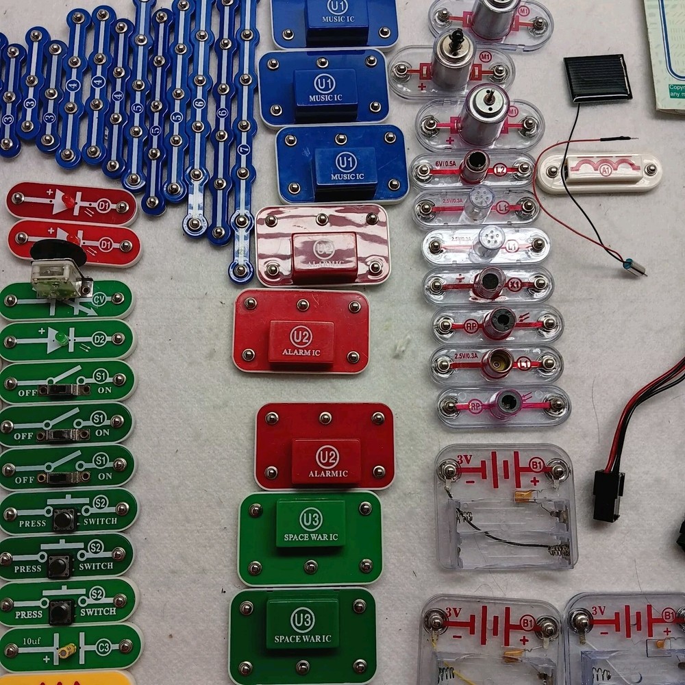 Elenco Snap Circuits Lot Projects 1-101, 102-305