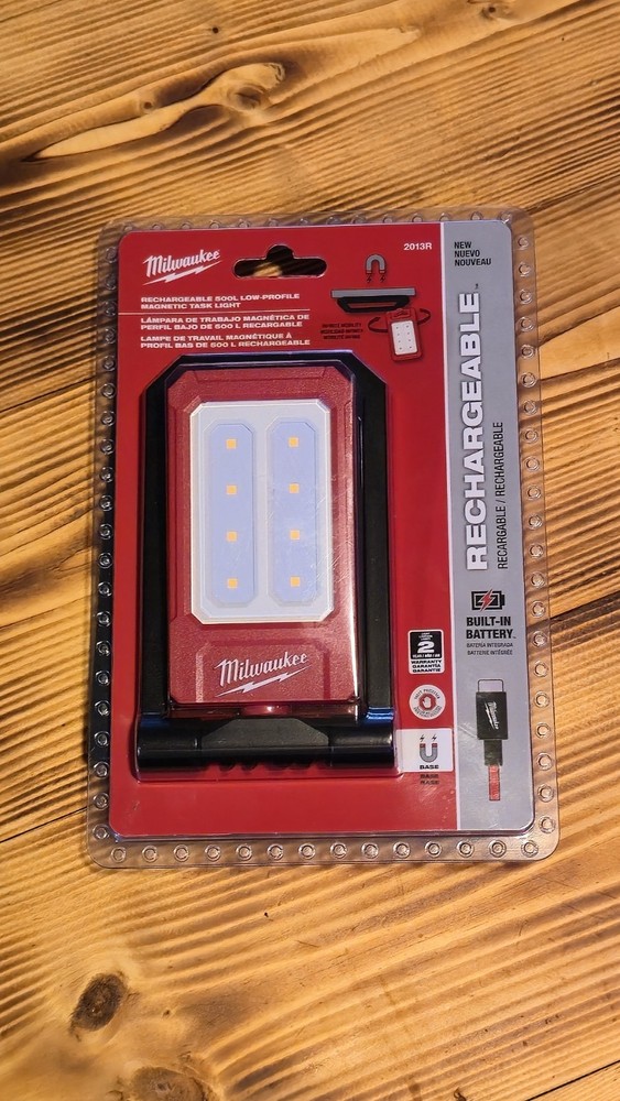 Milwaukee 2013R Rechargeable Low-Profile Magnetic Task Light
