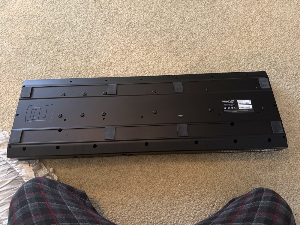 Native Instruments Komplete Kontrol S49 Mk1 Controller Keyboard