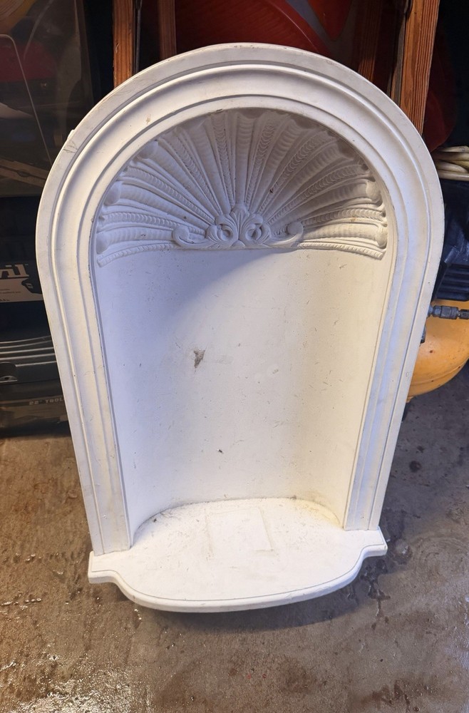Wall niche