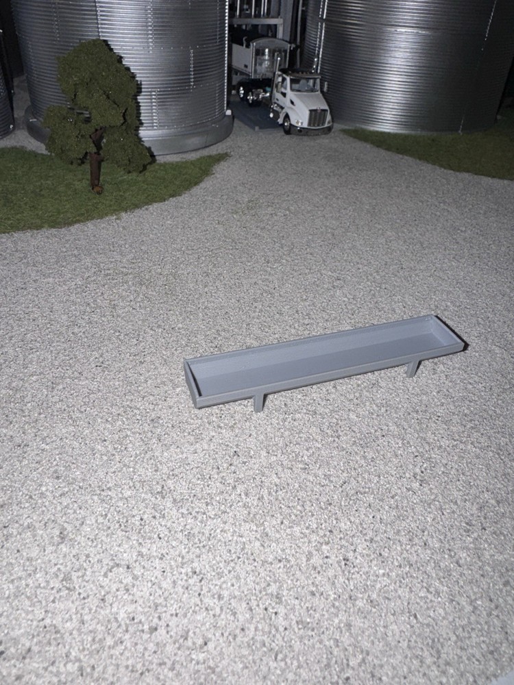 1/64 Scale 20ft Moveable Steel Feed Bunk