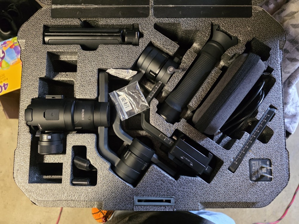 DJI Ronin-S Gimbal Stabilizer for Cameras Universal Compatibility