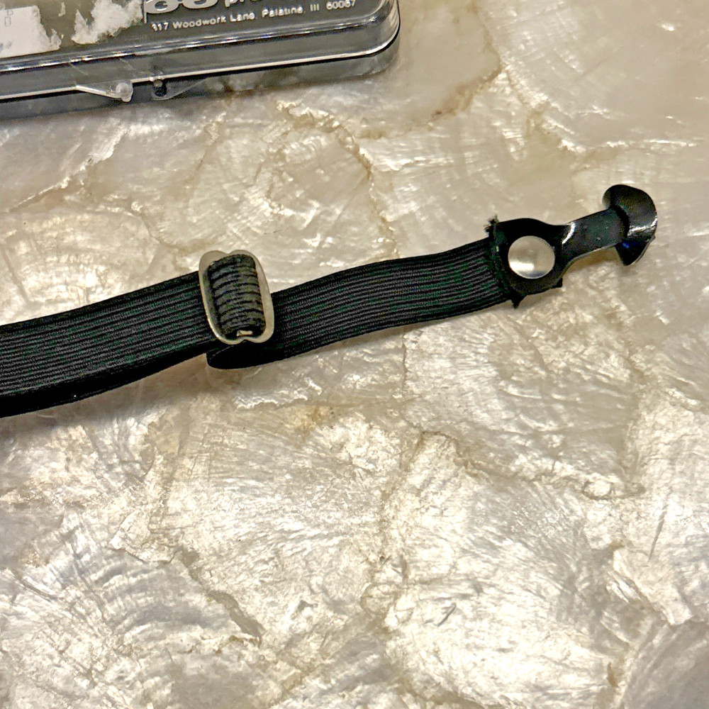 pro-optics adjustable eyewear retainer strap in plastic case New