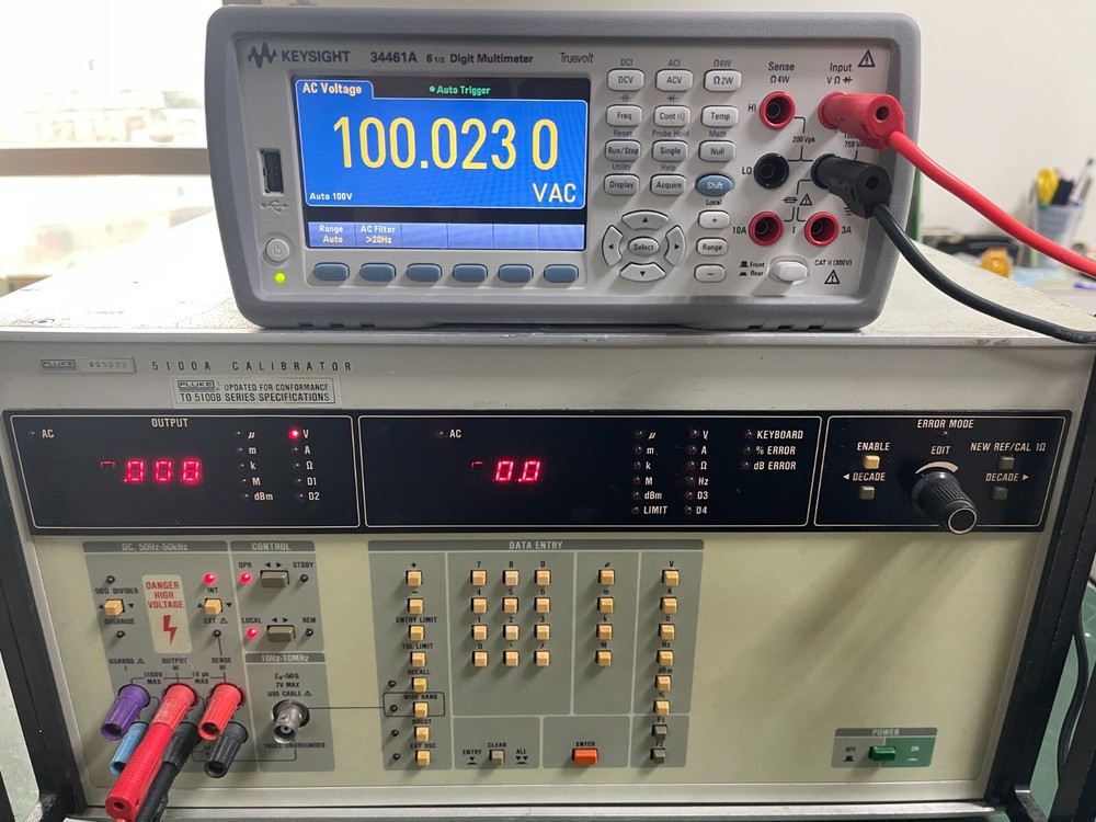 Fluke 5100A Calibrator (Front panel updated To 5100B Series Specifications)_5022