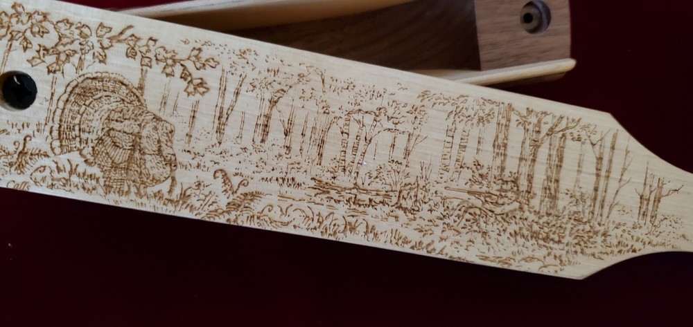 JR'S Maple & Walnut Halfmoon Box Call Turkey Call