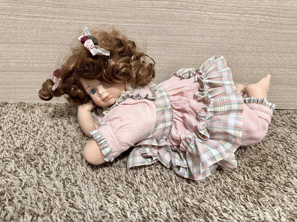Sissy – The Dreamy Enigma - Haunted Doll