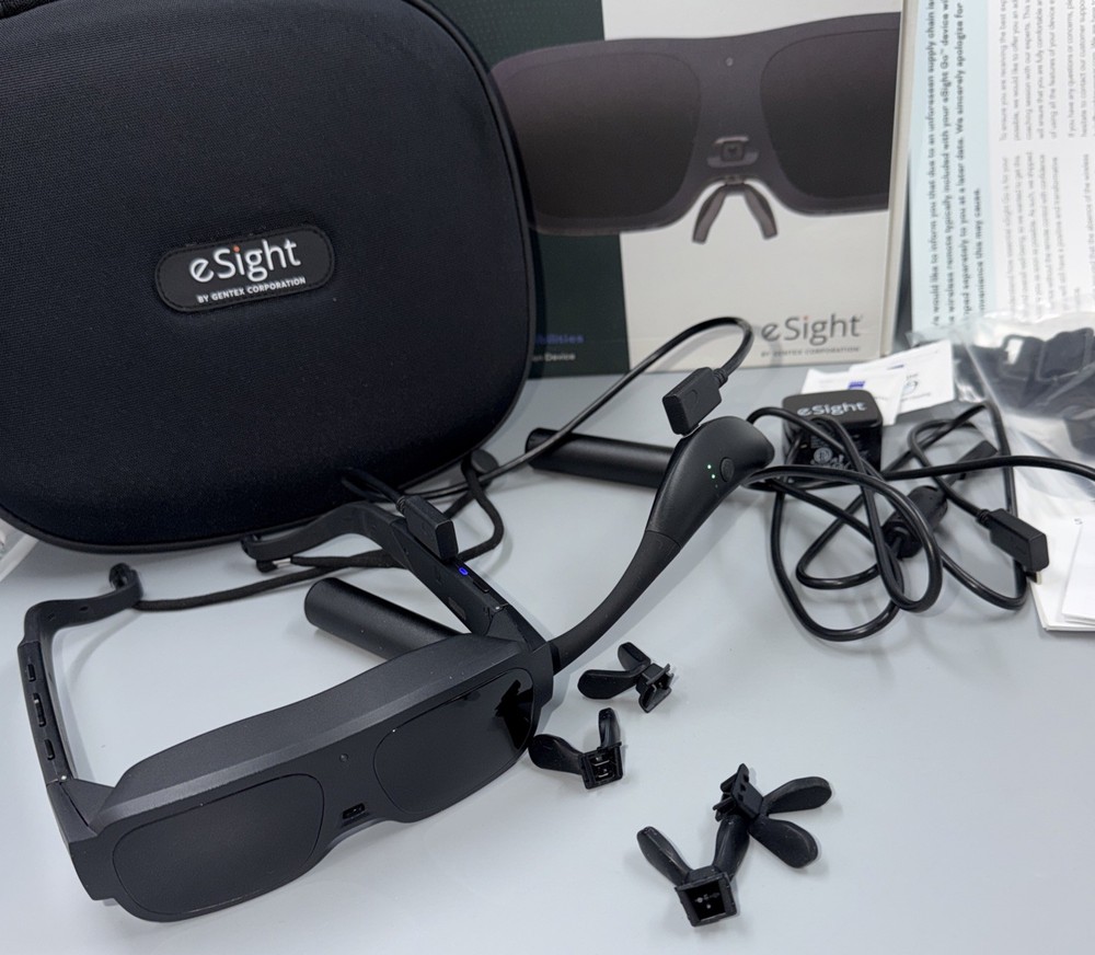 eSight Go - Assistive Digital Vision Devise Glasses -Used