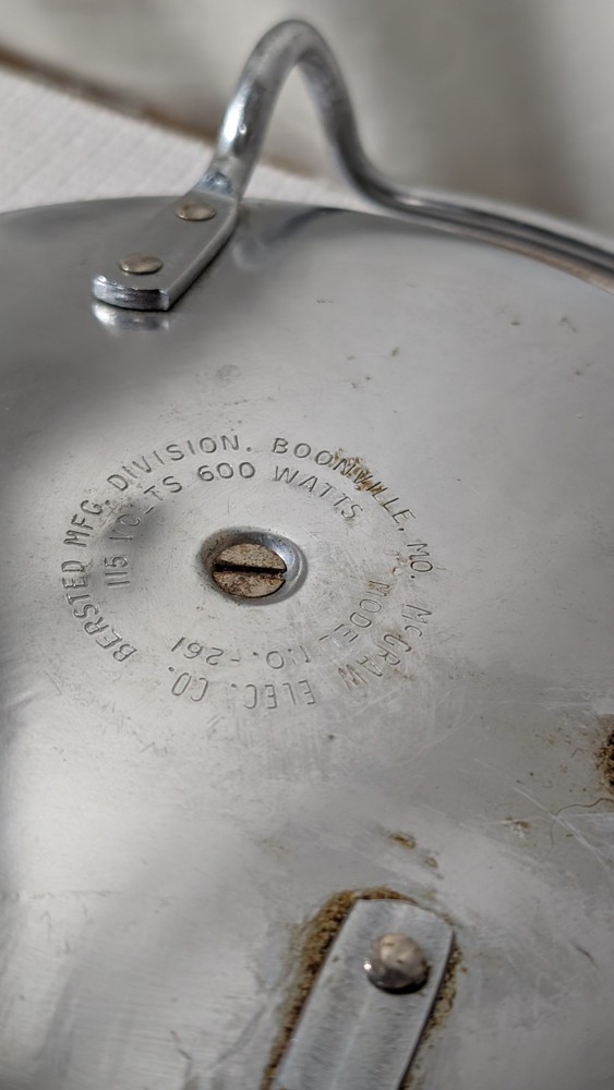 McGraw Elec Co Waffle Iron-mod#261-Great Shape