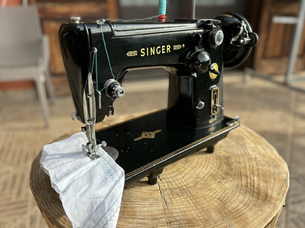 SINGER 306 sewing Machine