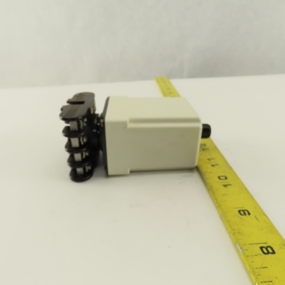 Square D Class 9050 JCK-14 On Delay Timing Relay 1.2-120 Sec With Socket Base