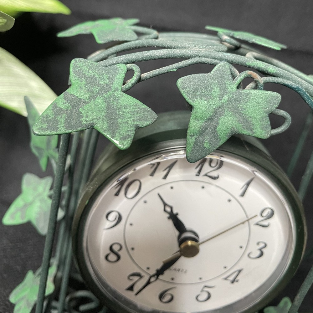 Vintage Quartz Green Leaf Decorative Small Clock WORKING
