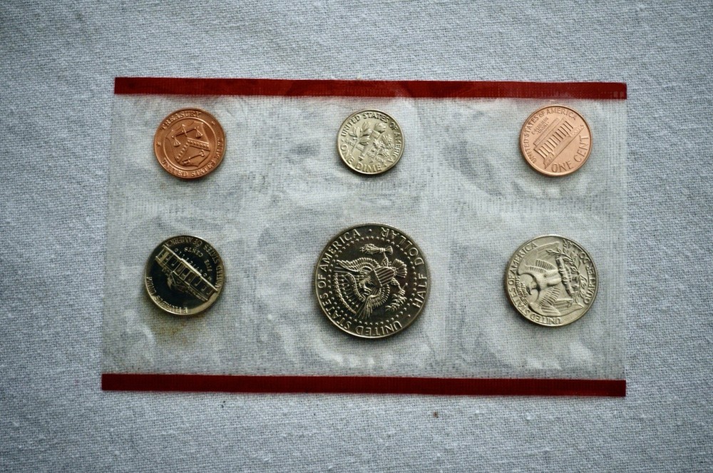** 1990 D Uncirculated Coin Set - US Mint **