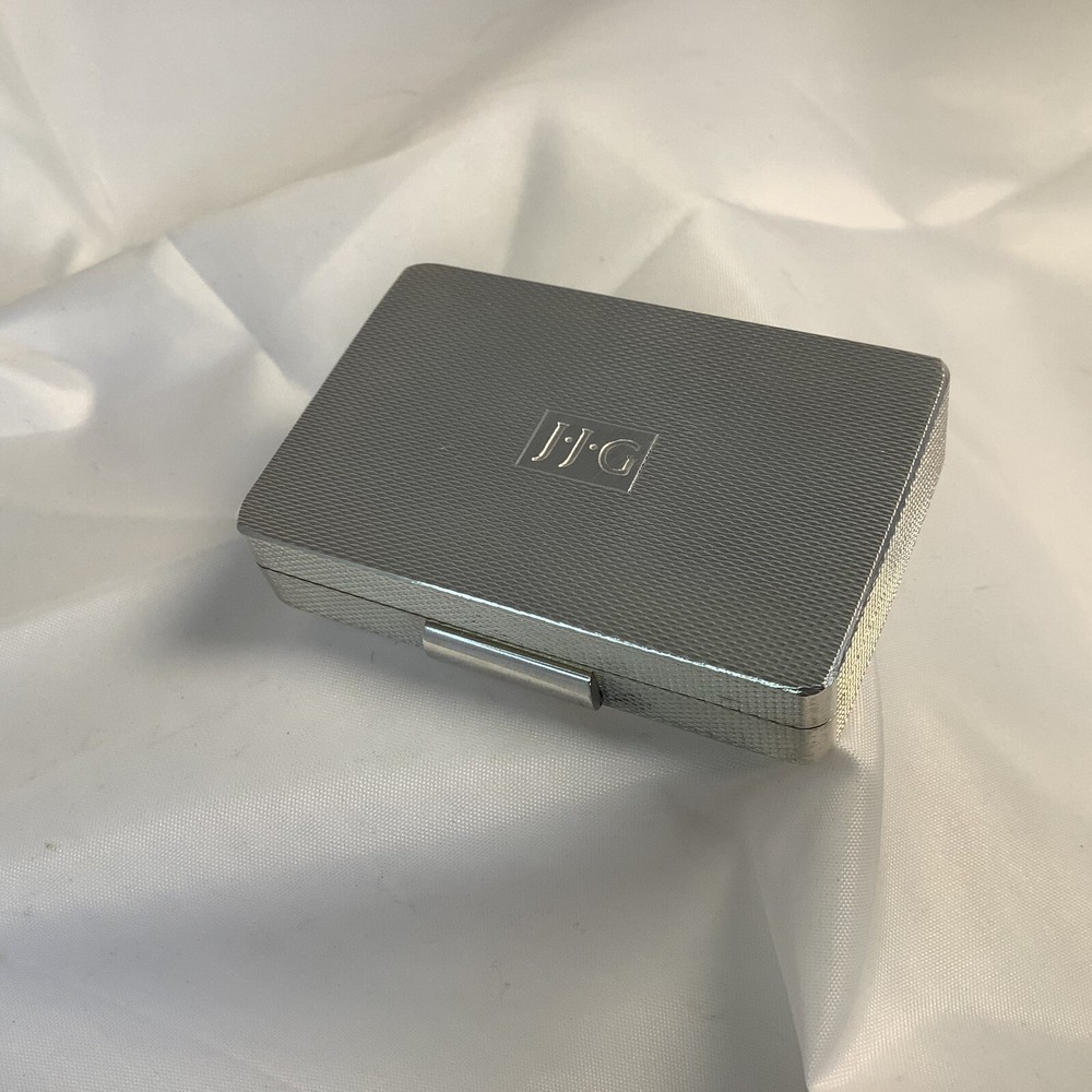 SNUFF /PILL/TRINKET BOX ‘PETER JOHN DOHERTY’ HM SILVER 83g ENGINE TURNED 2004.