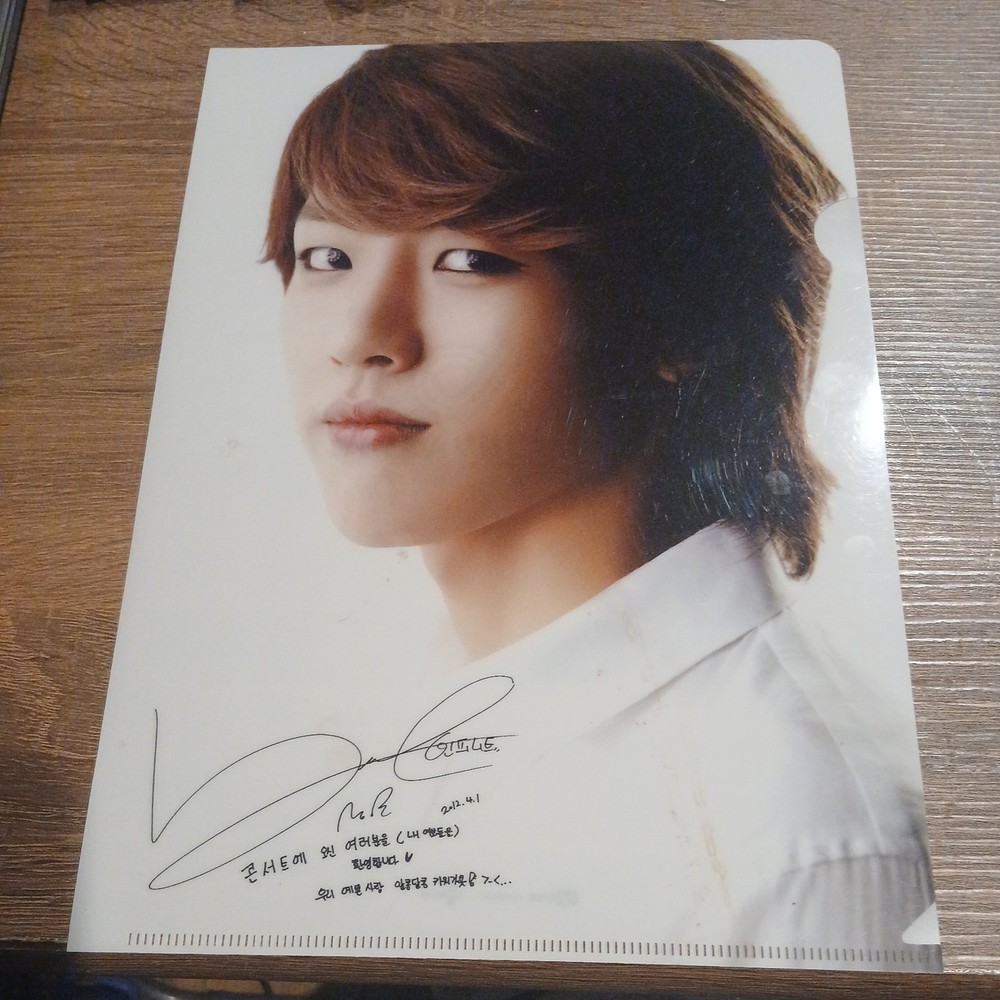 K-Pop Korean - Second Invasion Evolution Rare Vintage Folder J-Rock K-Rock J-Pop