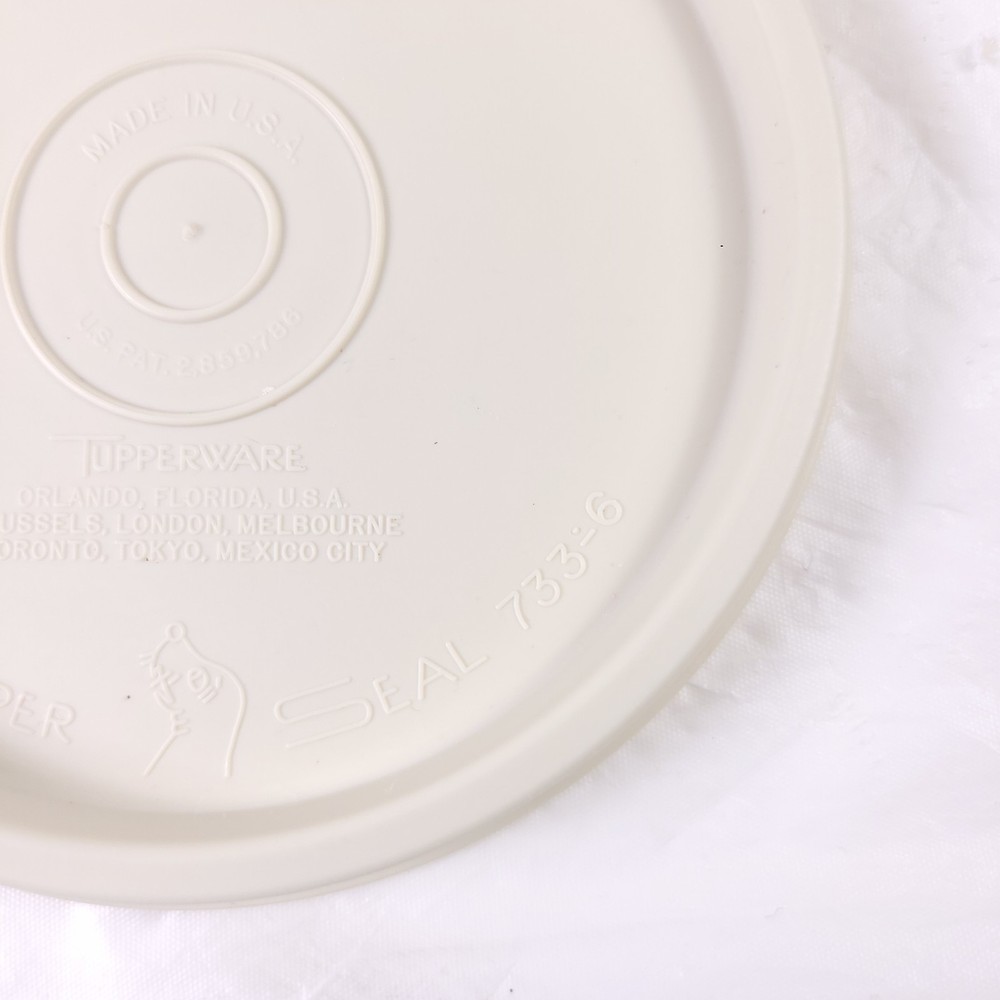 Vintage Small Tupperware Replacement Lid Cream 733-6