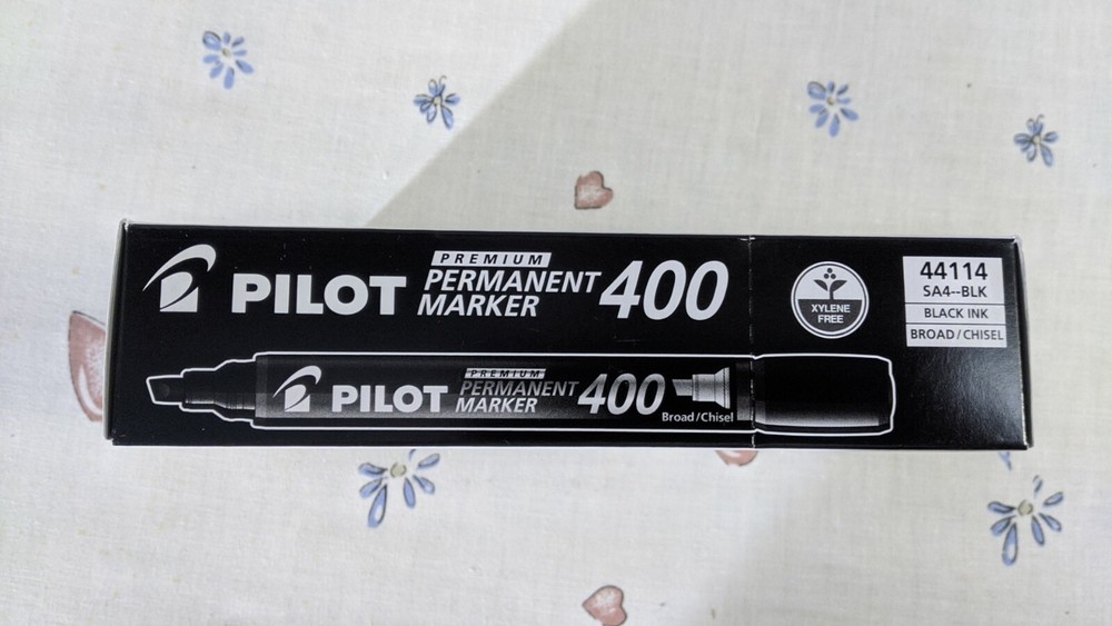 Pilot Premium 400 Permanent Marker, Chisel Tip, Black, 1 Dozen, Made in Japan