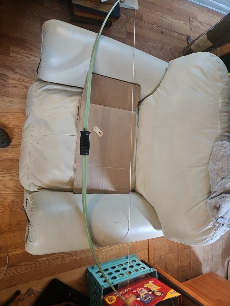 old vintage york bow 25 lbs length 64