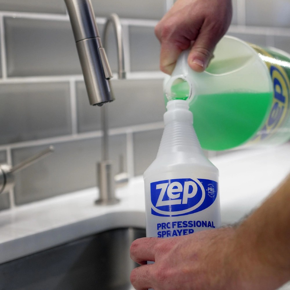 Zep Professional Spray Bottle 32 oz Adjustable Nozzle