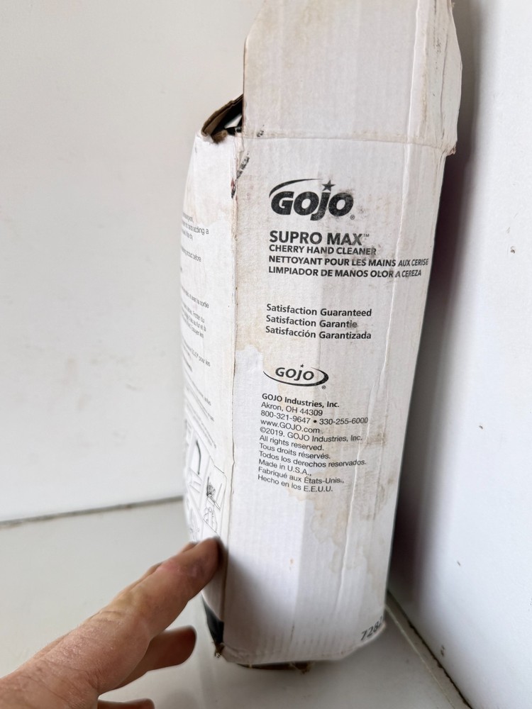 GOJO Supro Max Cherry Hand Cleaner 2000mL 67oz Dispenser Refill (rack)