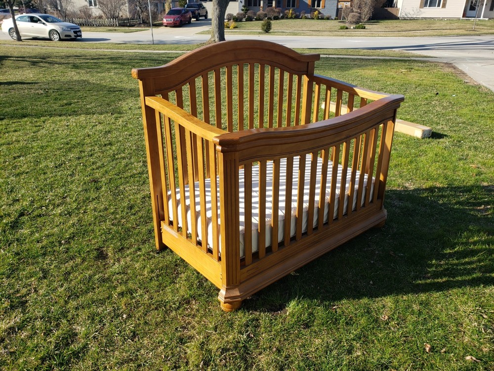 Sorelle Vista Elite 4-in-1 Crib