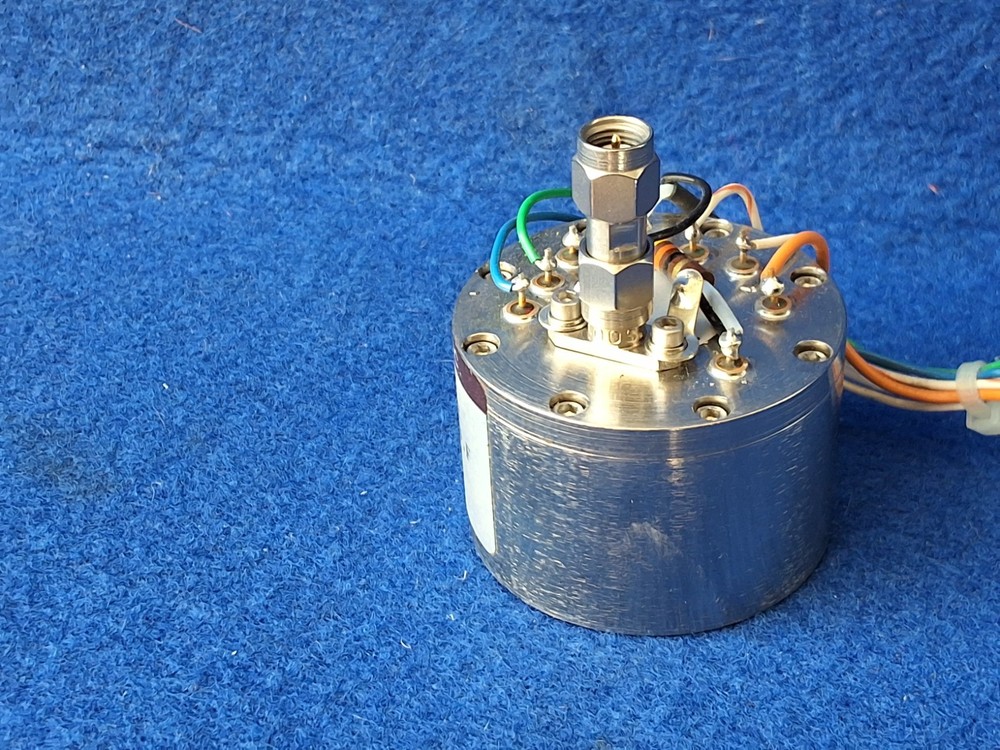 Micro-Lambda Oscillator MLOS-1068.