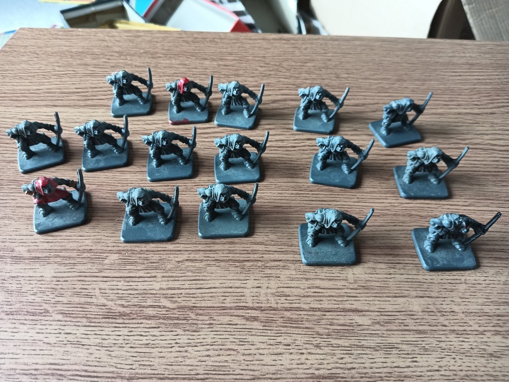 16 Plastic Orc Bowman Models 1980s